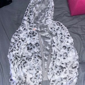 This jacket is keeps you very warm